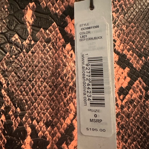 Alice and Olivia - Picture 3 of 3